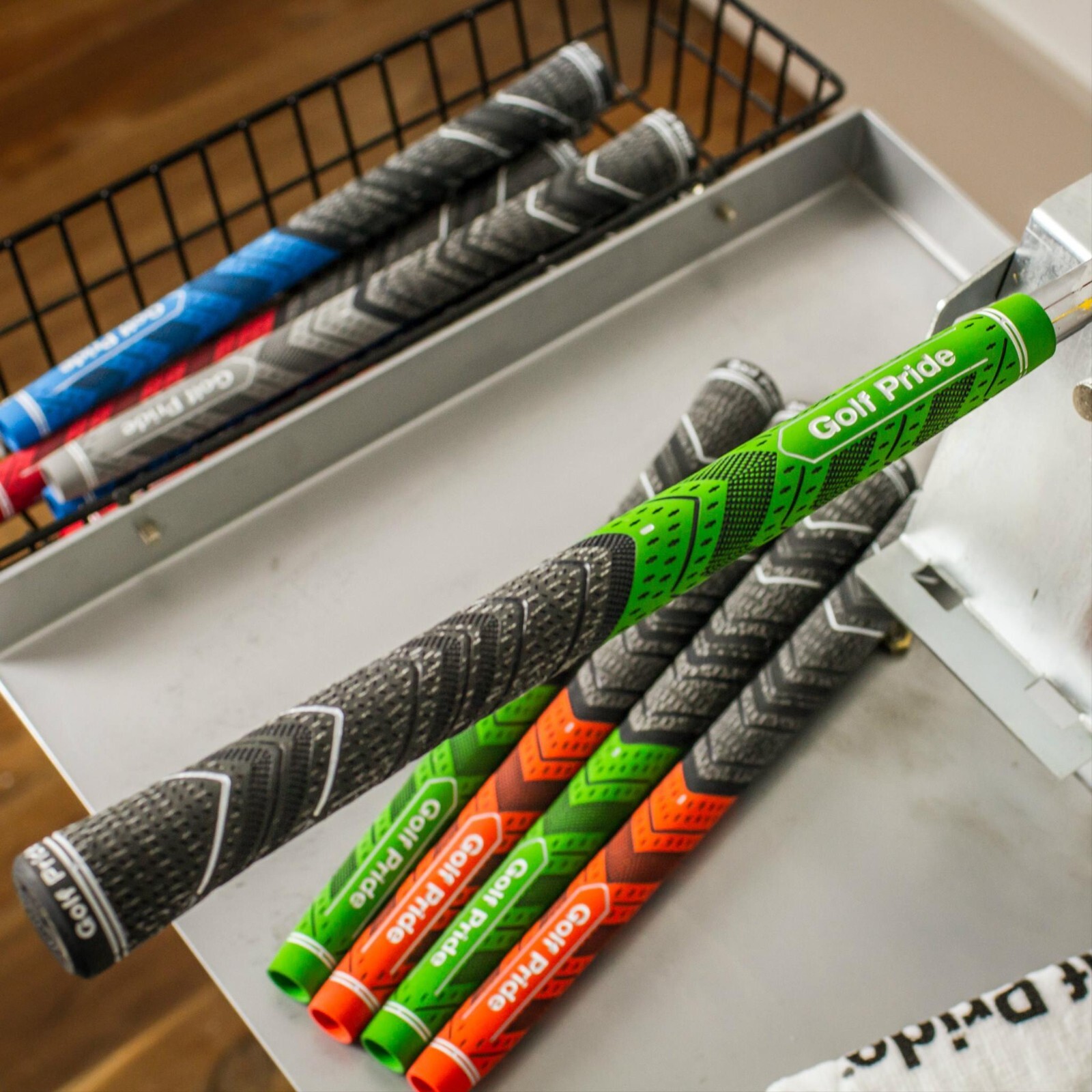 Color Plus Grip Golf Pride MCC Plus 4 Multi-Compound Golf Grips – Choose Size, Color ...