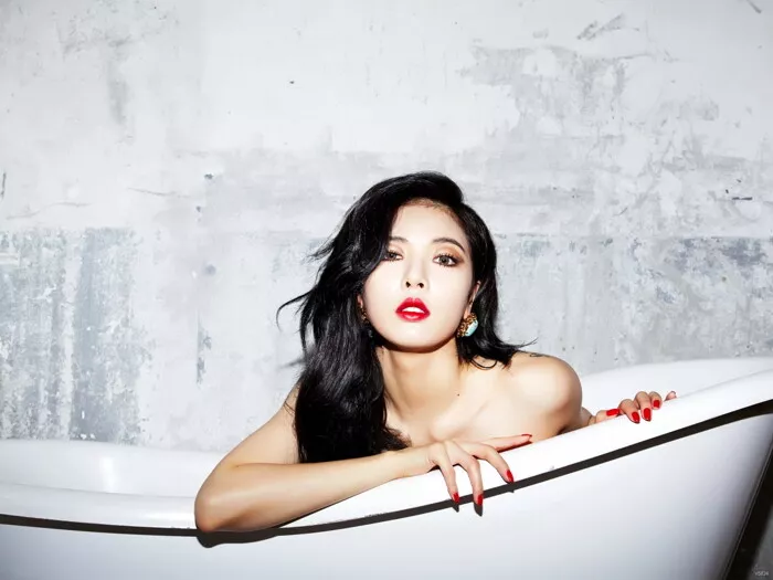 Hyuna  Play Now Online for Free 