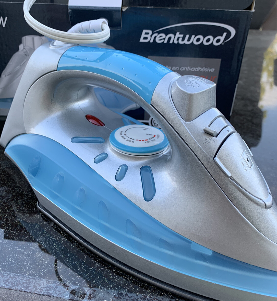 Brentwood Steam/Spray/Non-Stick/Dry Iron