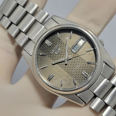 Vintage Seiko 5 Automatic 7019-8220 Day/Date 21J Japan Men's Watch