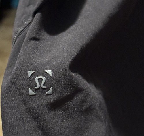 Lululemon Athletica (IC) Canotta Donna Senza Limiti Strati 6 Nero Racerback Usato in Ottime Condizioni - Foto 4 di 4