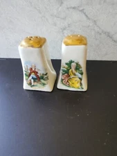 VINTAGE MT VERNON VA SOUVENIR SALT & PEPPER SHAKERS Victorian Man and Woman Mint