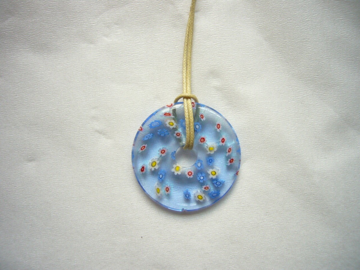 Collier Pendentif Rond En Verre Murano Millefiori - Bleu Lavande, 3 Cm, Neuf Sans Emballage