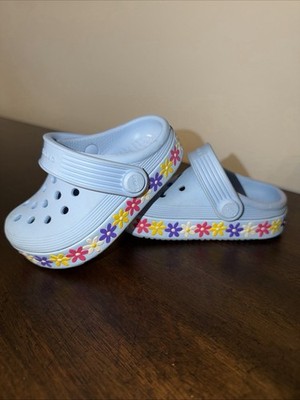 Crocs Off Court Daisy Light Blue Slip On Sandal Clogs Size C6 EUC