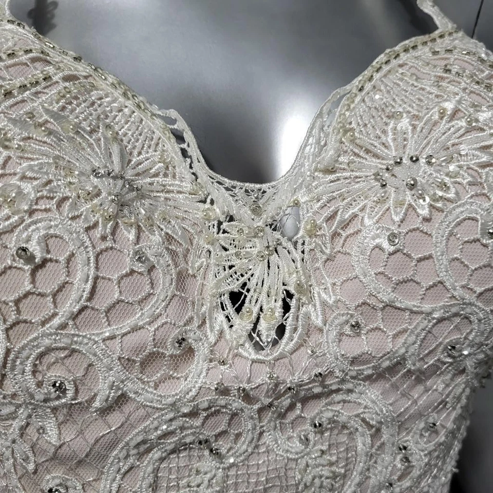 NWT~$935~MON CHERI~8~IVORY EMBROIDERED LACE BEADED FIT & FLARE WEDDING DRESS - Image 4 of 4