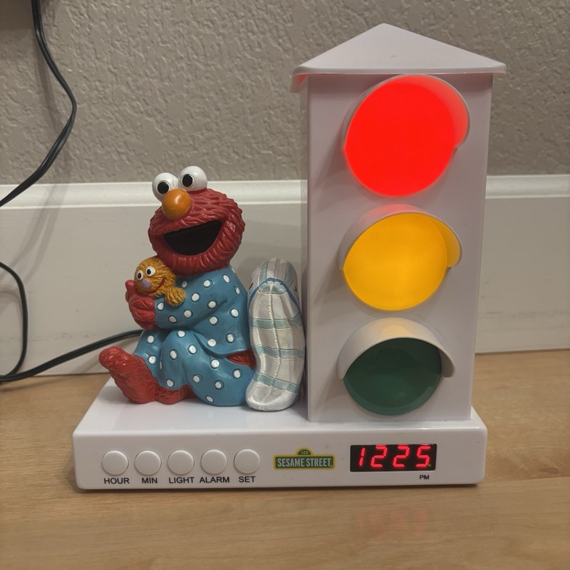The Sesame Street 123 Stoplight Alarm Clock Elmo Tested Works RARE HTF LIGHTS UP