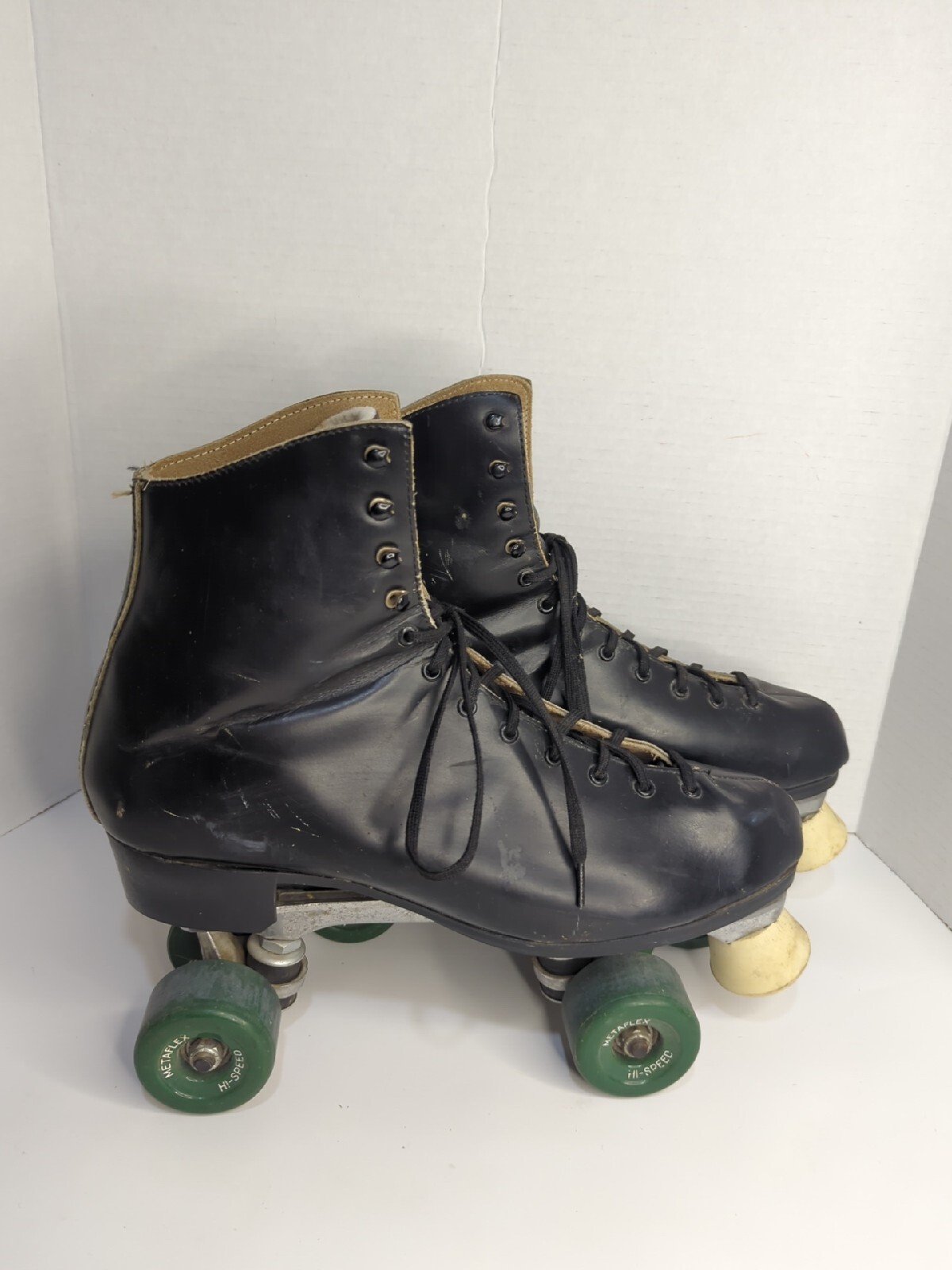 Vintage Dominion Men's Black Roller Skates green metafile wheels size