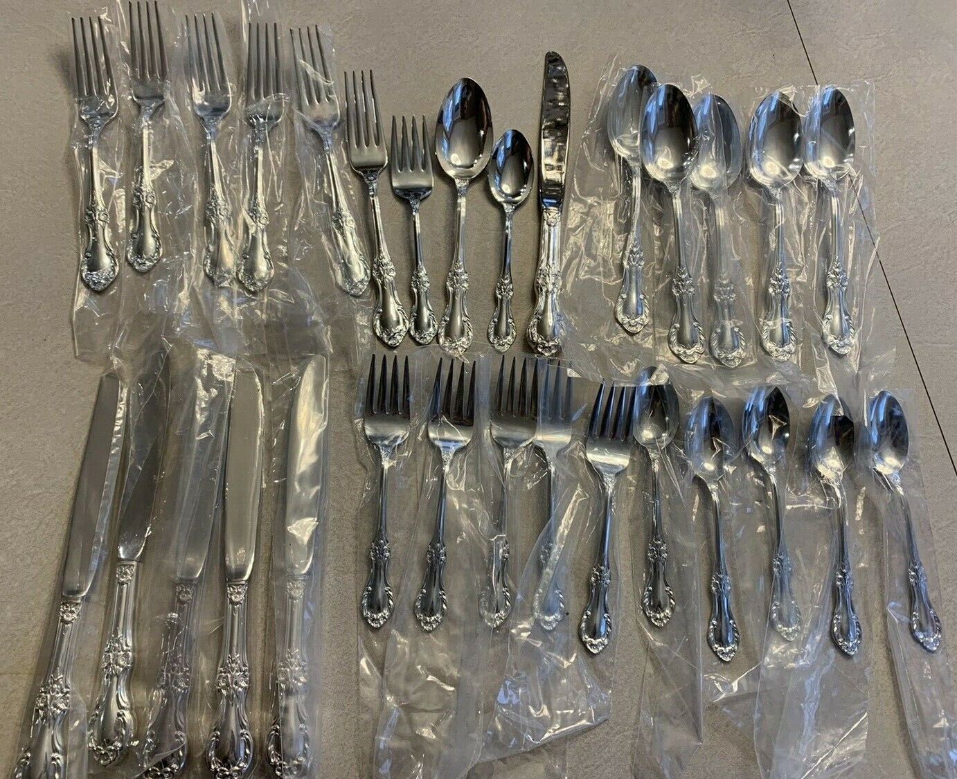 1847 Rogers Bros Wild Rose Flatware Silver Plate Lot 30 NEW Place Setting for 6