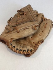 Wilson A2270 Richie Zisk Snap Action Baseball Glove Right Hand Throw Infielder