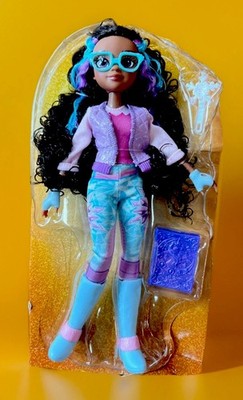 Unicorn Academy 9.5-Inch Layla Doll with Highlighted Hair & 5 Accessories NEW