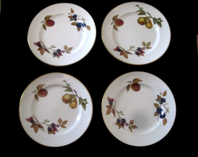 4 EVESHAM ROYAL WORCESTER SALAD PLATES ENGLAND GREAT CONDITION