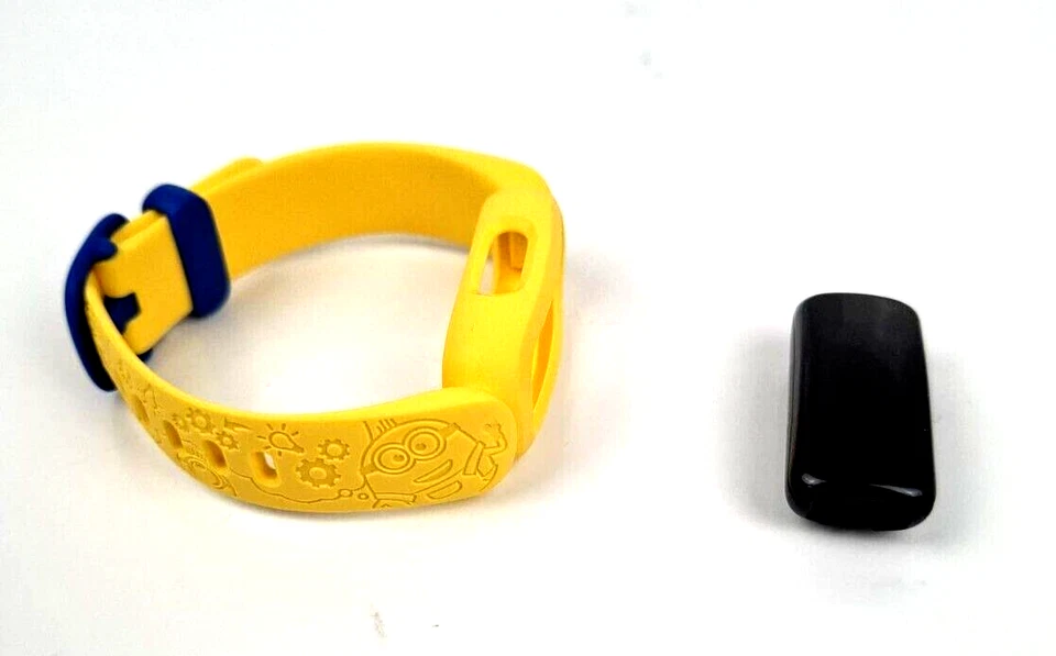 fitbit ace 3 minions black/minions yellow Kinderuhr - Bild 3 von 4