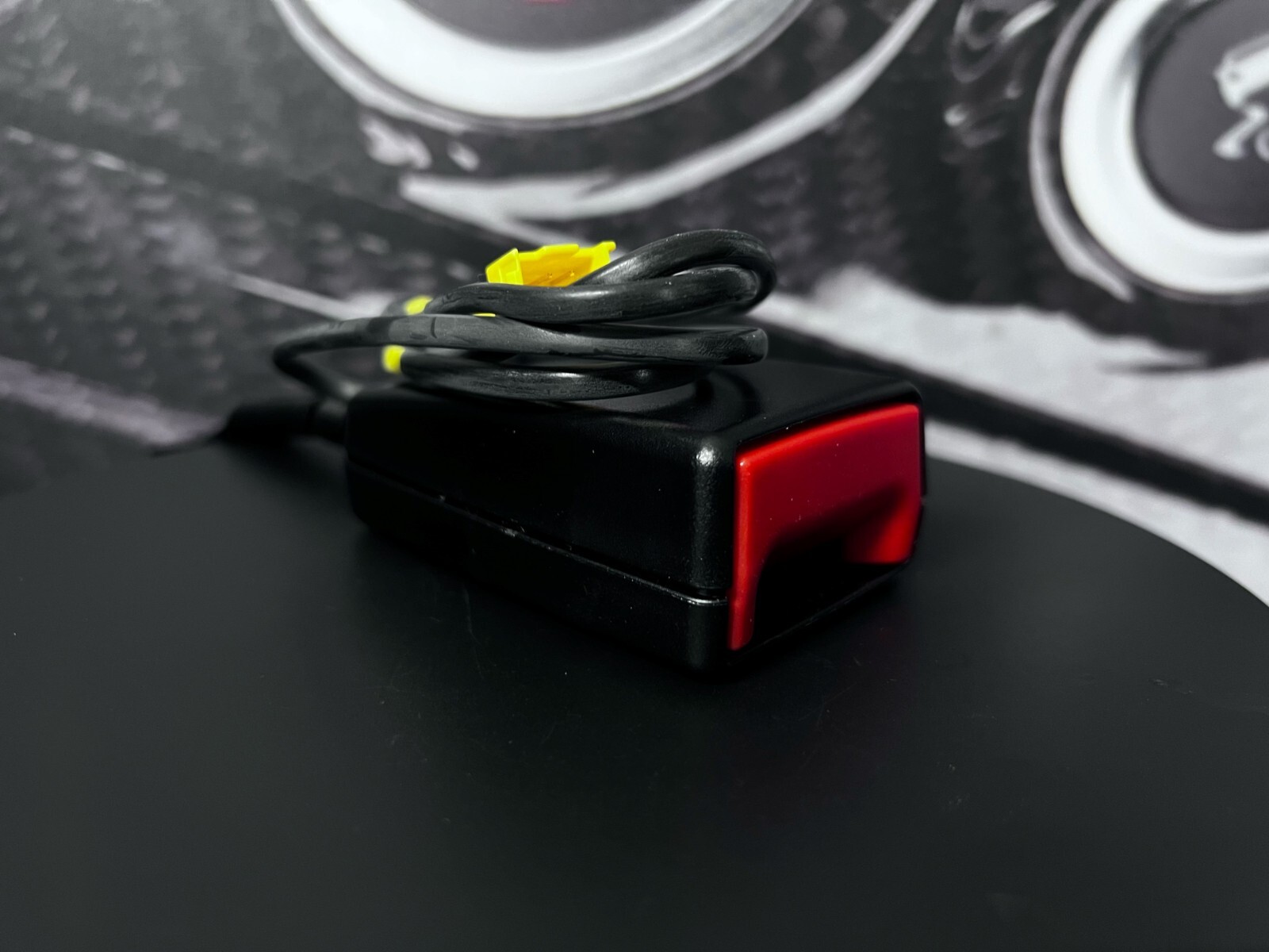 NEW Genuine MercedesBenz W204 CClass Front Left Seat Belt Buckle