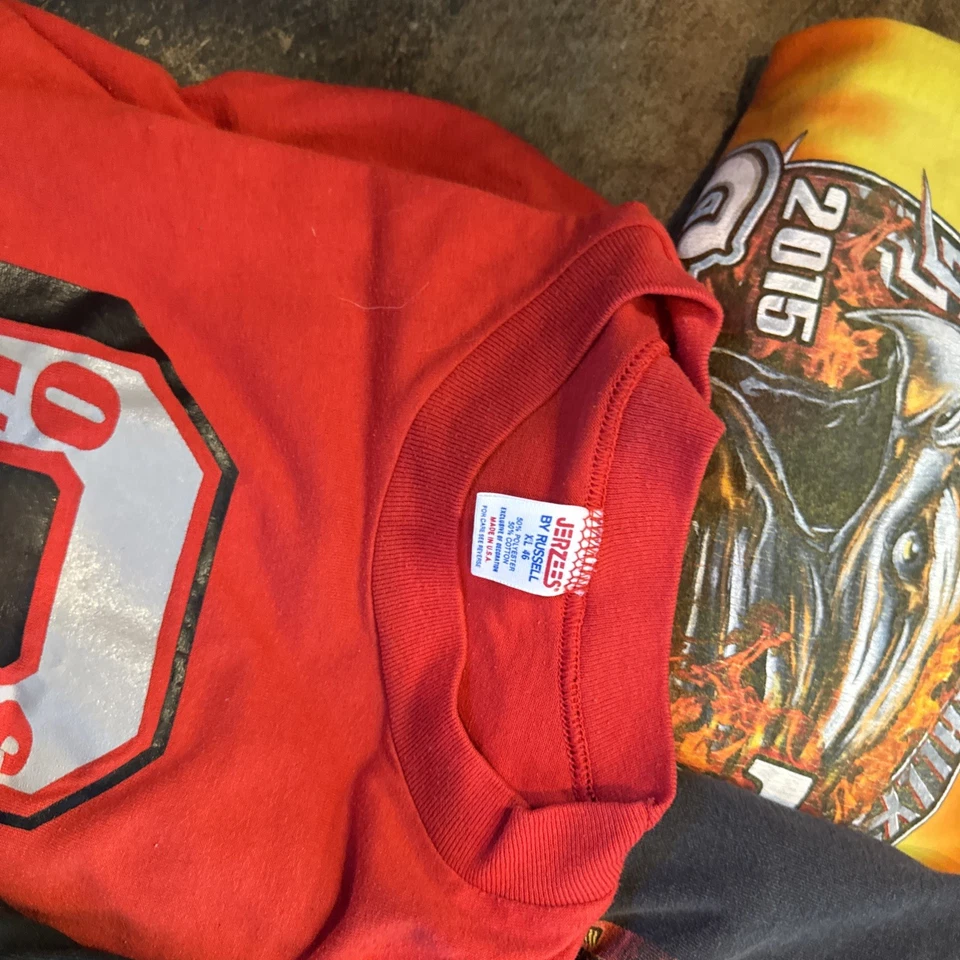 LOT OF 16 VINTAGE T SHIRTS VTG 80s 90s Y2K TEES NOVELTY SPORTS TOONS HARLEY - Image 2 of 4