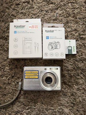 SONY CYBERSHOT DSC-S750 DIGITAL CAMERA WITH 2 BATTERIES & CHARGER (TESTED) READ