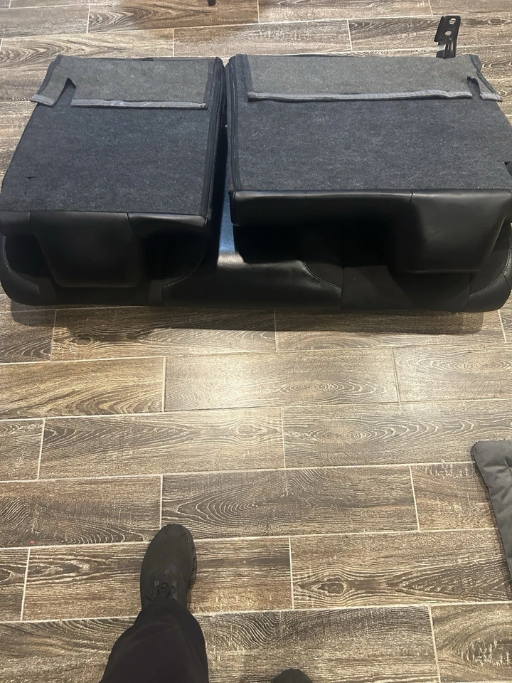 Dodge Challenger Scat Pack 15-23 asientos traseros gamuza/cuero superiores e inferiores (OEM) Foto 4 de 4