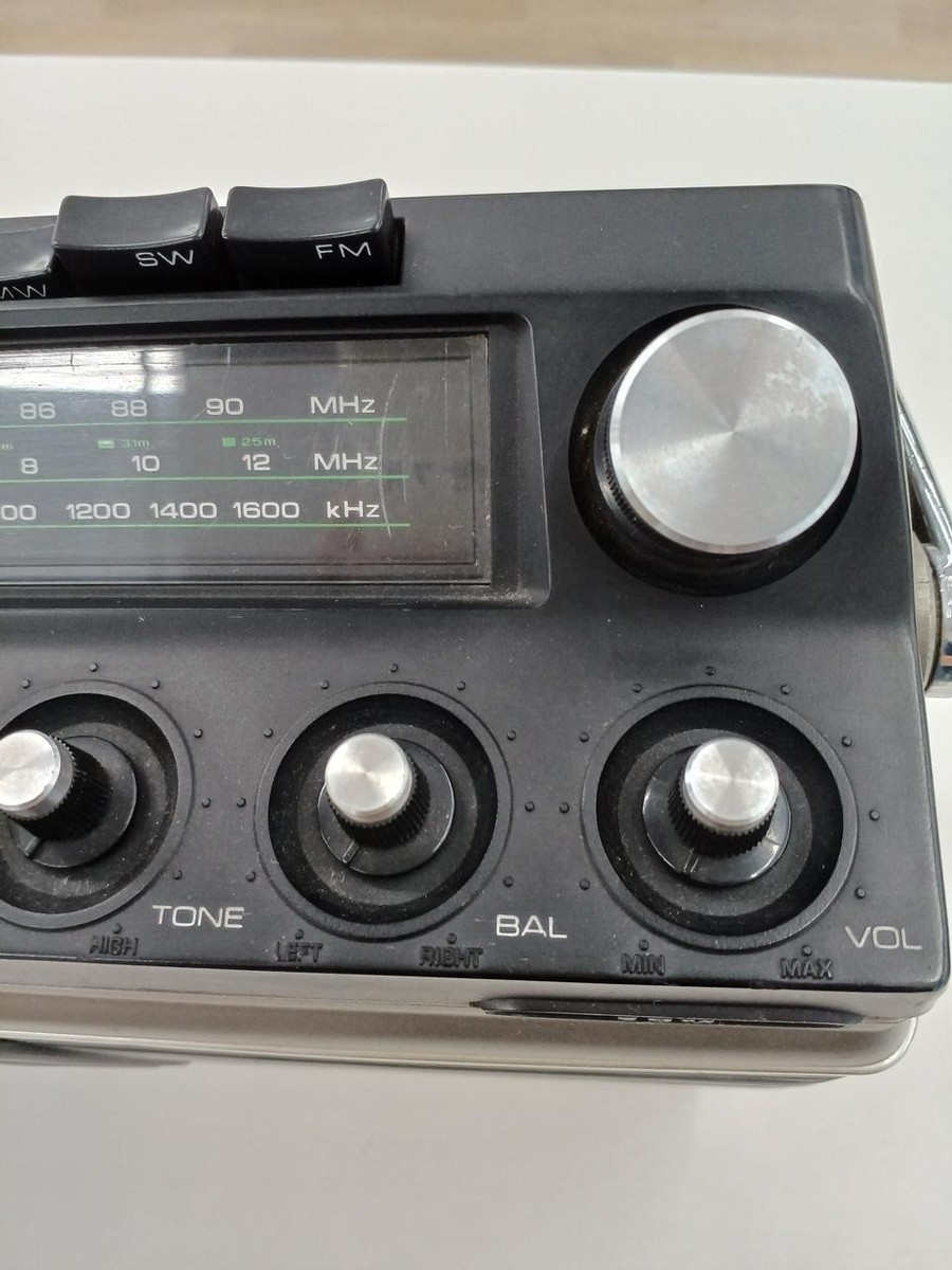AIWA TPR-801 Vintage Boombox Radio Cassette Recorder 1970s Stereo