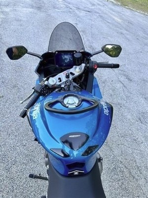 タッパ 2020-2023 Aprilia RS660 Tuono 660 Gas Tank Grip Bar - Rear