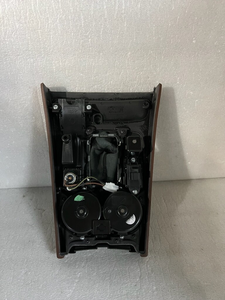 2017-2020 Maserati GranTurismo Center Console Shifter W Bezel 69298600 OE
