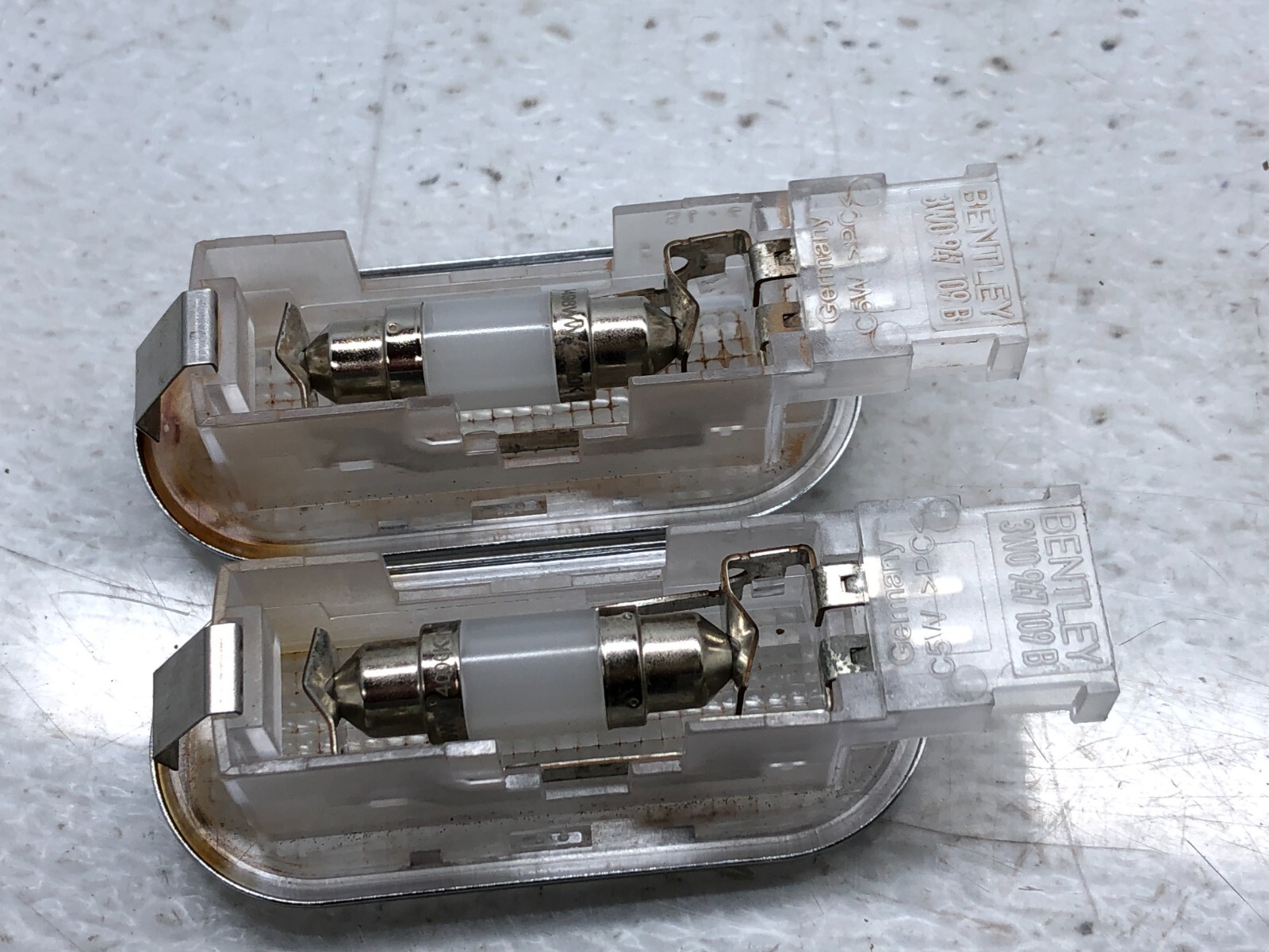 2014-2018 BENTLEY FLYING SPUR FRONT OVERHEAD VISOR VANITY LAMP LIGHT X2 OE