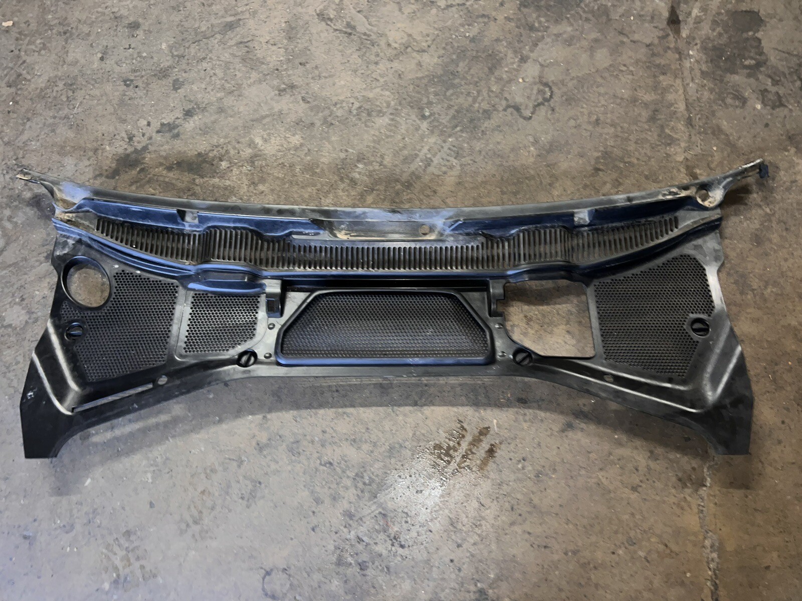 2005 - 2011 Bentley Continental GT Windshield Cowl Vent Panel OEM 3W8819415J