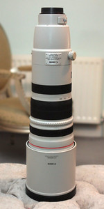 Canon EF 200-400mm F4 L IS USM Prime Lens with Built-In Extender 1.4x with Case