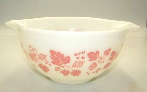 Pyrex Pink Gooseberry 441 Cinderella Mixing Bowl