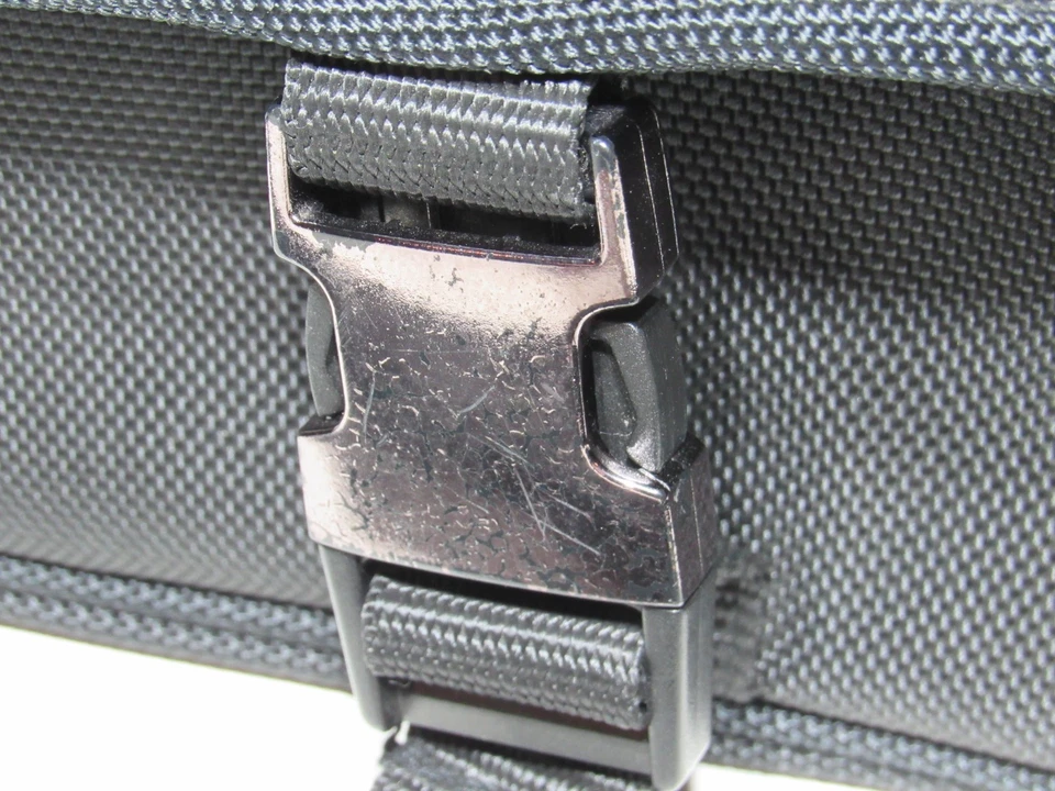 Sony Alpha Estuche de Transporte Suave para Cámara/Lente Bolso de Hombro 11" LCS-SC11 Negro ACCAMFM11 Foto 2 de 4