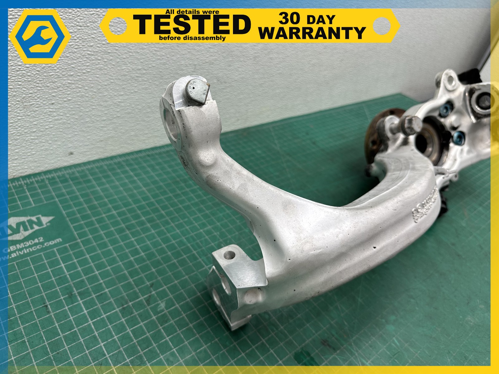 06-12 BENTLEY Flying Spur FRONT RIGHT SIDE SPINDLE KNUCKLE W/ HUB OEM