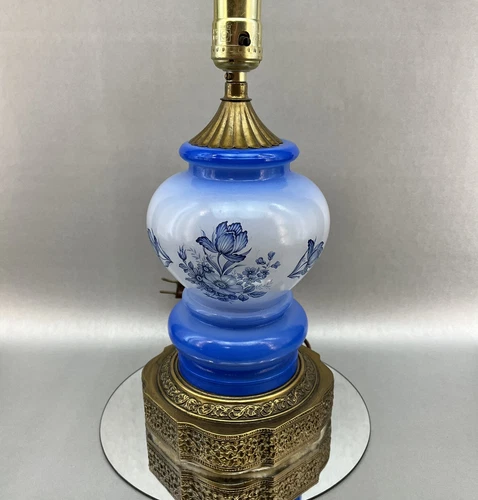 Antique Vintage Blue White Milk Glass Antique Brass Table Lamp ￼13” Accent Light