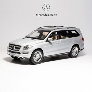 Original 1:18 Scale Mercedes-Benz GLS 