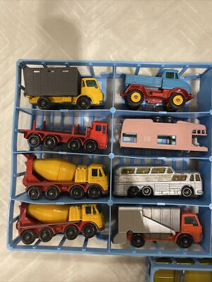 Vintage1968 Matchbox Deluxe Series Collector's Case With 28