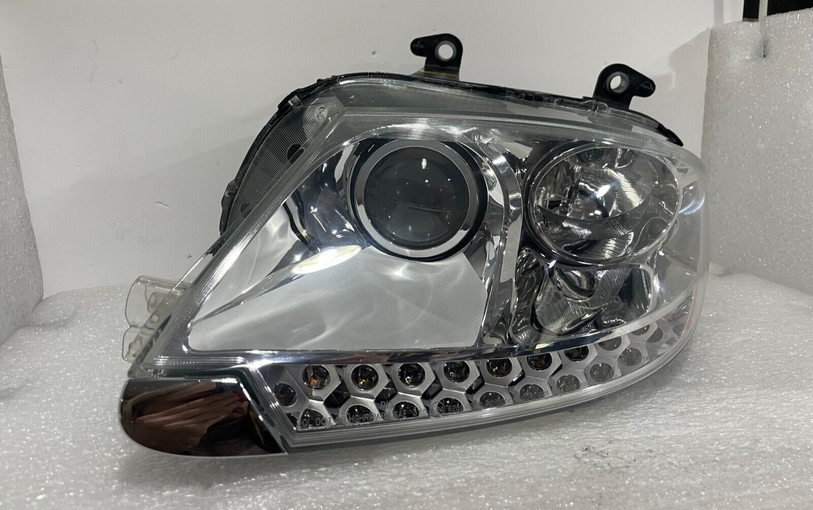 2009 - 2012 MASERATI QUATTROPORTE LEFT XENON HEADLIGHT COMPLETE 242219 OEM