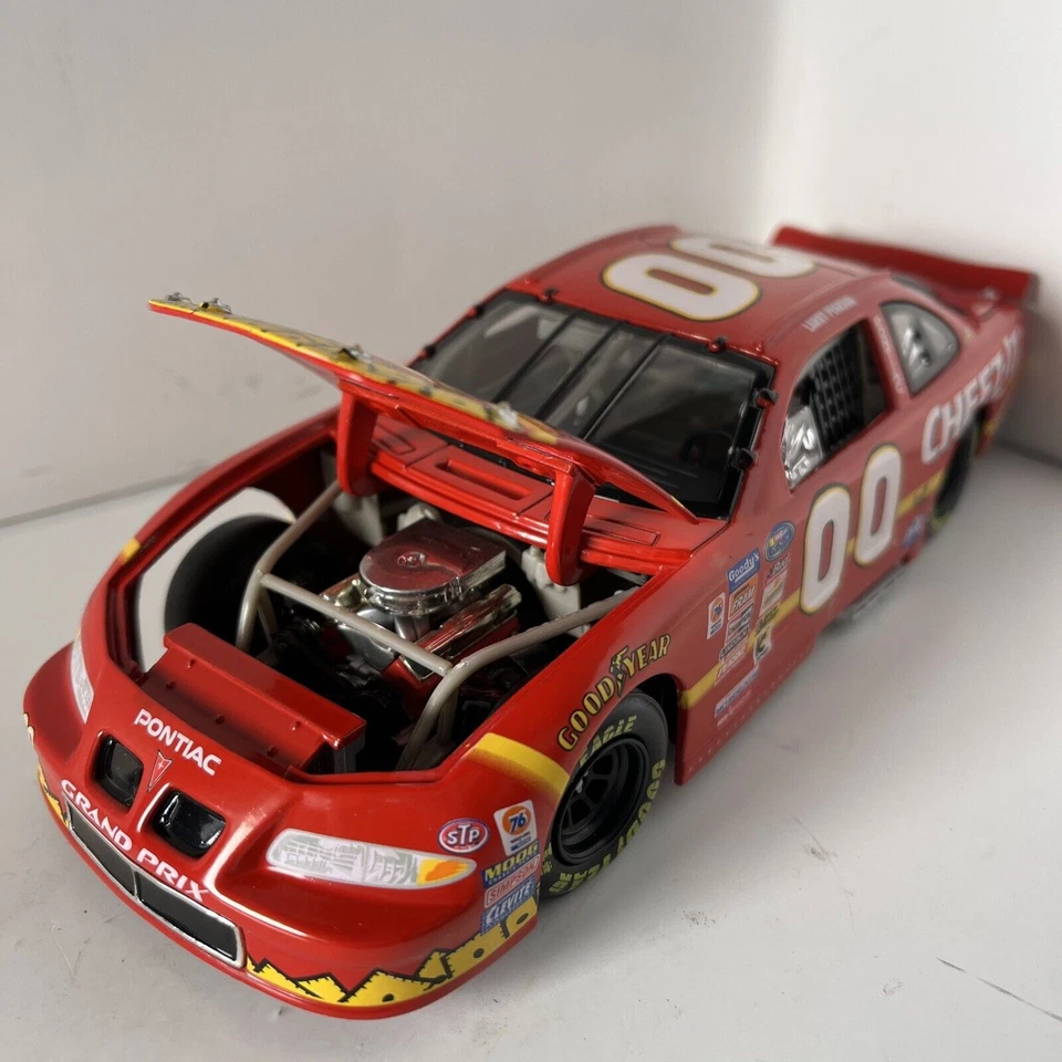 NASCAR ACTION Larry Pearson racing champions #00 Cheez It 1999 Pontiac 1:24 - Image 4 of 4
