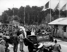 The first vehicles of a US military convoy arriving allied Berlin - Old Photo