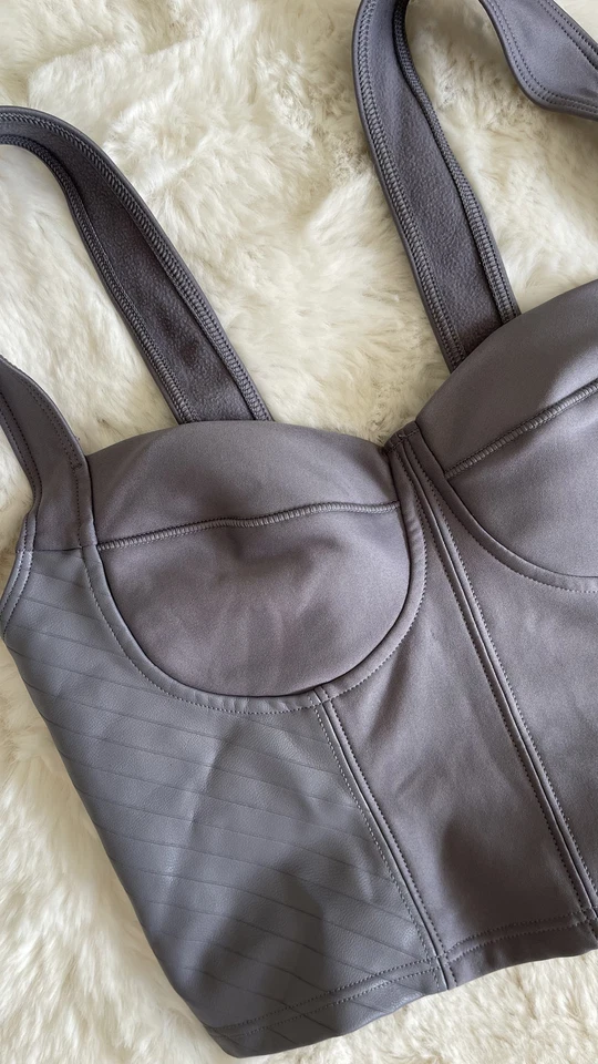 ALO Yoga Active Sports Bra – Lavish Corset – Fog – Sculpting Performance Top - Image 2 of 4