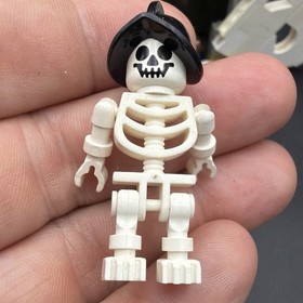 LEGO Pirates: Volcano Island (6248) - 100% complete with instructions
