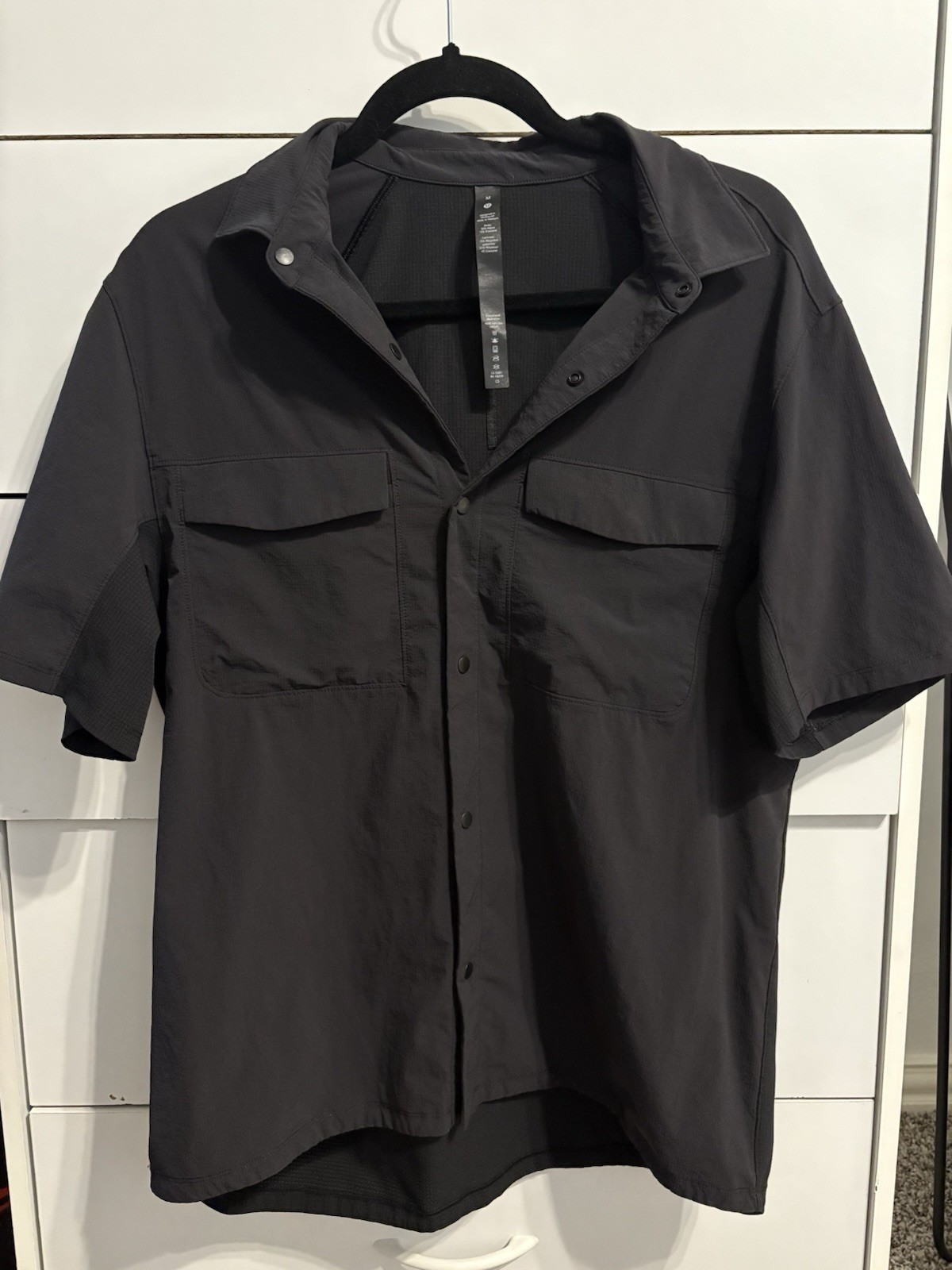 Men’s Lululemon snap On Solid Black Double Pocket… - image 2