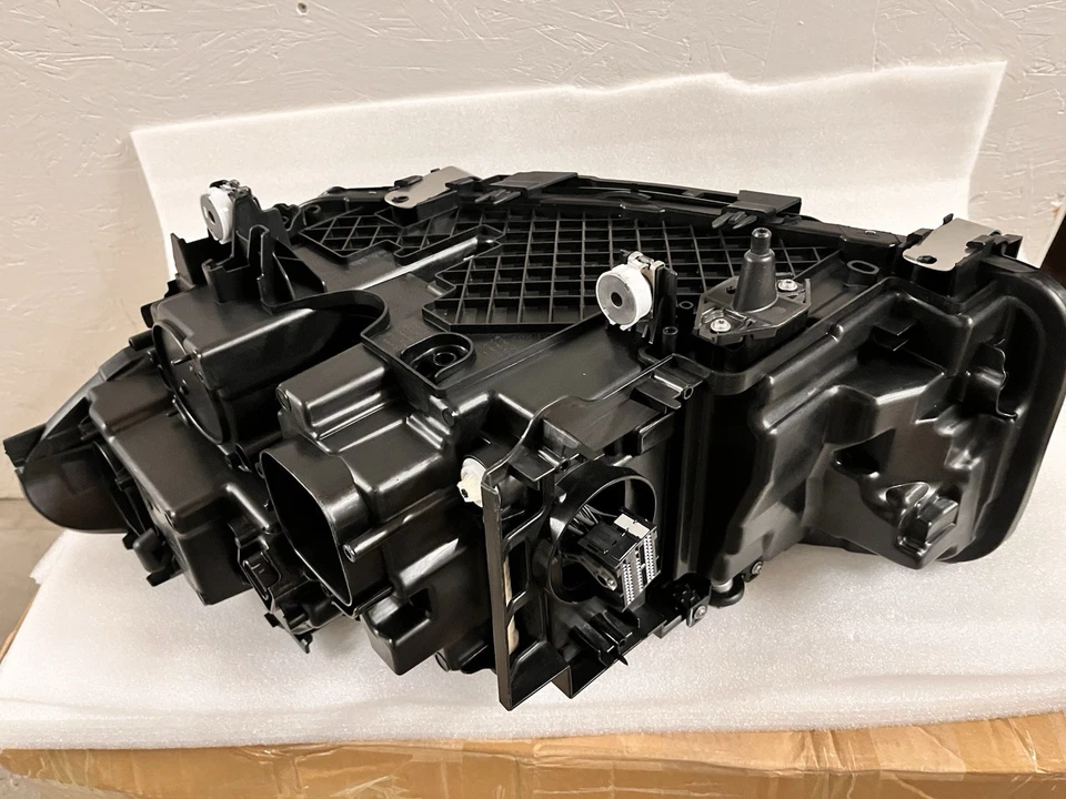 Faro derecho cromado adaptativo LED 12021-2023 BMW SERIE 5 540i 530i Foto 4 de 4