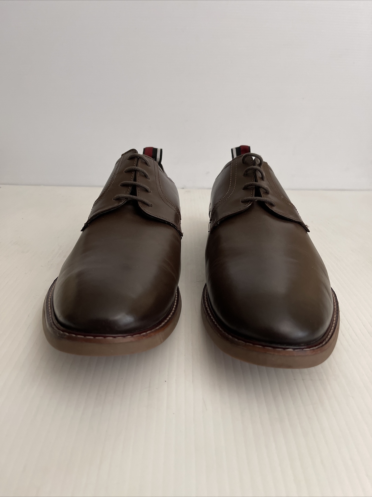 SAOLA NUOVA scarpa derby Ben Sherman Brent punta liscia in pelle marrone scuro 12 US (A57)