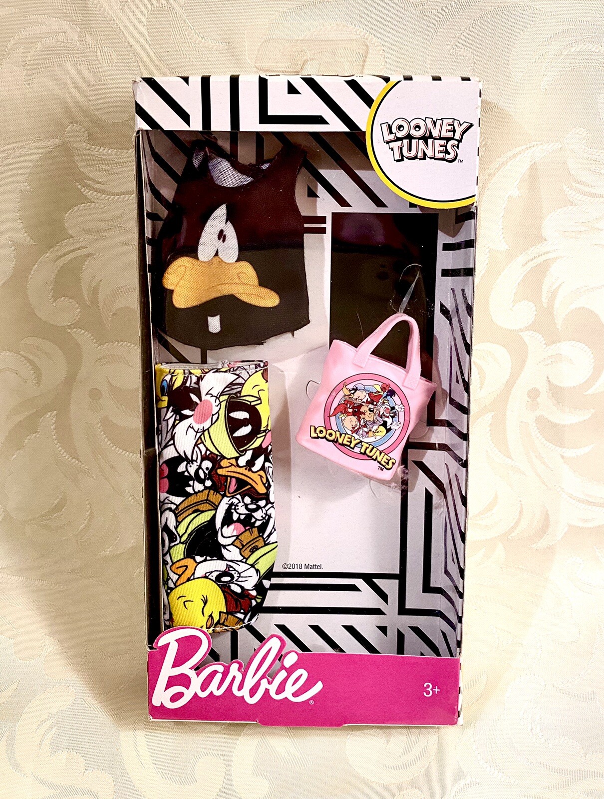 Vêtements Barbie Looney Tunes Mattel FXK69 neuf en boîte pour poupée