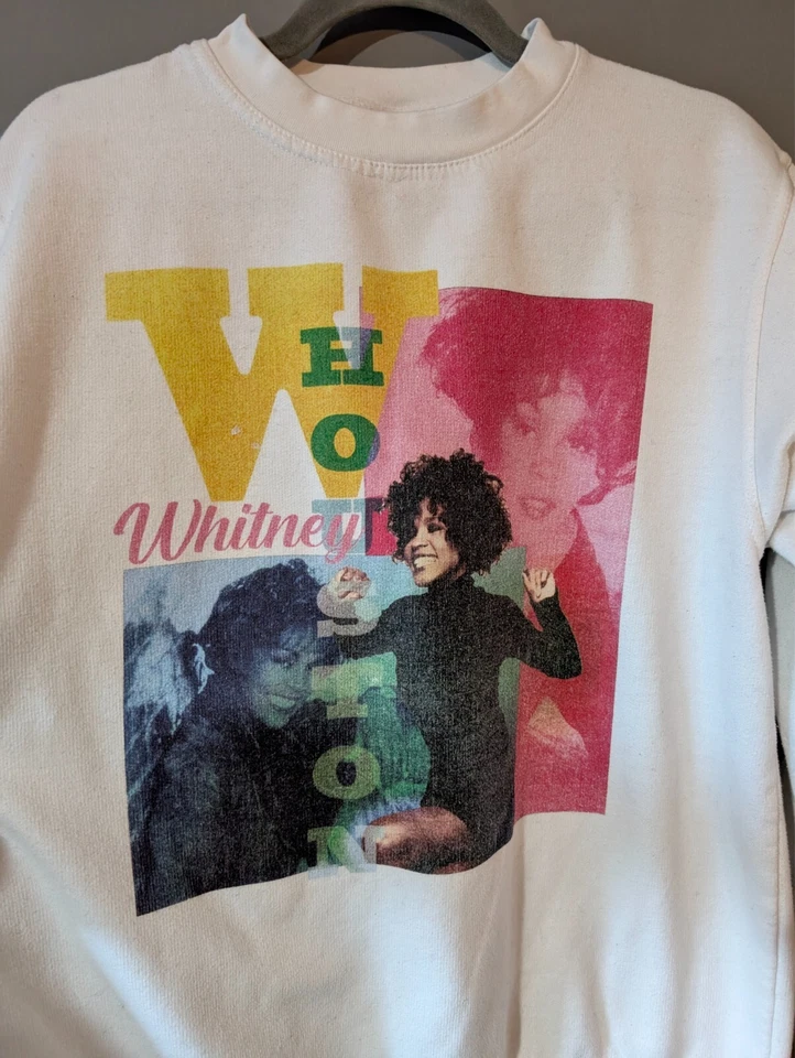 Sudadera Pullover Boohoo Whitney Houston Blanca Gráfica Top Algodón Para Mujer M Foto 3 de 4
