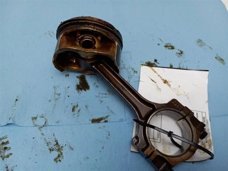 2011 CHEVROLET MALIBU FWD PISTON - Image 4 of 4