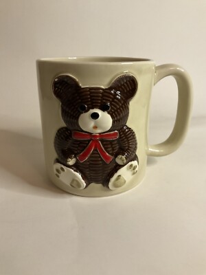 BEAUTIFUL OTAGIRI JAPAN COFEE MUG RAISED BROWN 3D BEAR w/ RED RIBBON CERAMIC EUC
