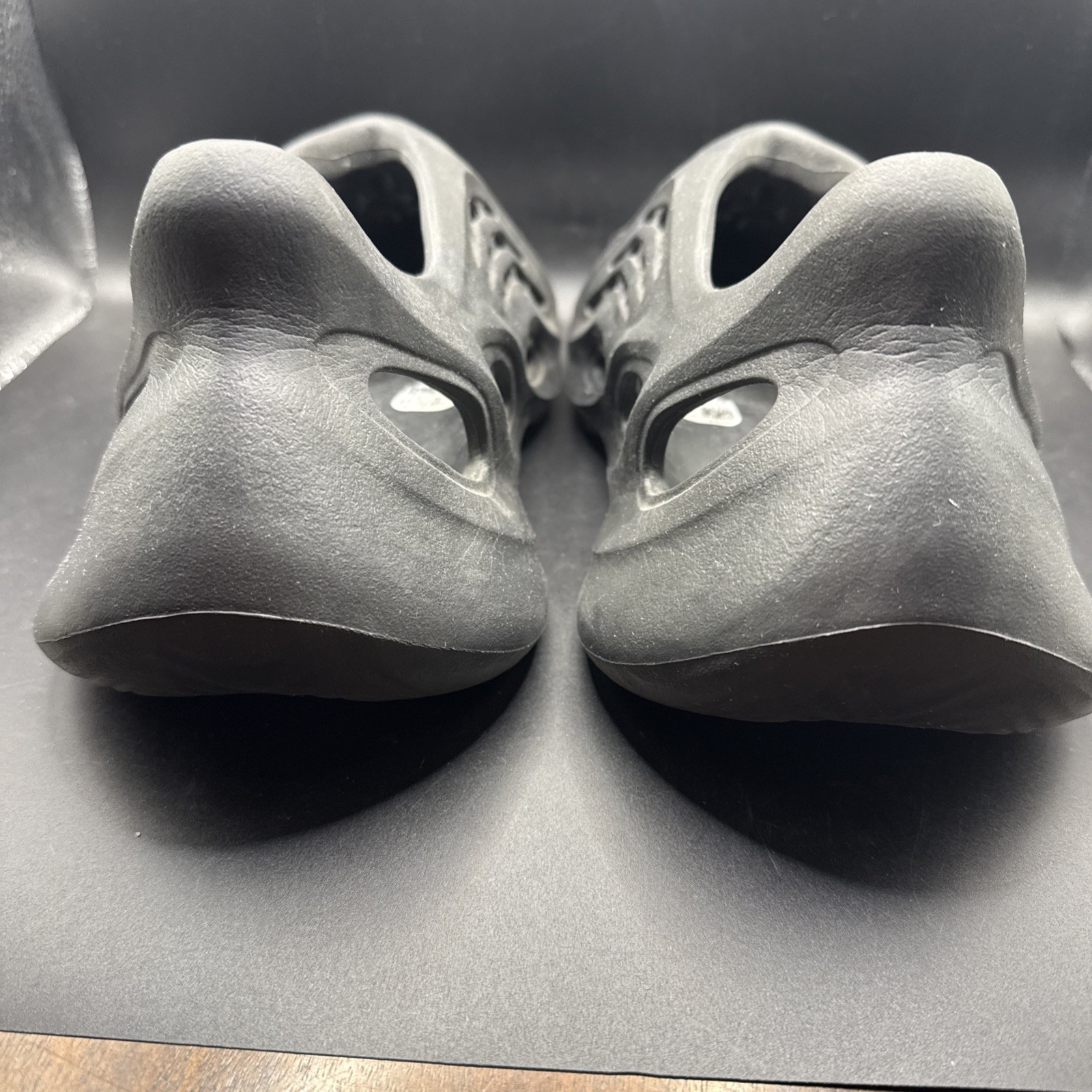 Adidas Yeezy Foam RNNR Onyx Size 8 HP8739 Men’s Black EVA Slip-On w/ Box thumbnail 8