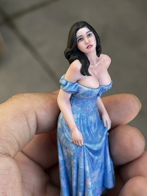 1/18 Miniatures Elegant Skirt Lifting Beauty Girl Scene Props Figures For Cars