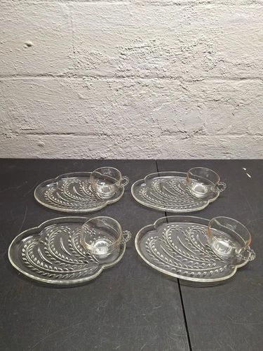Federal Glass Homestead Snack Set Wheat Pattern 4 Plate 4 Cups Vintage 1950s