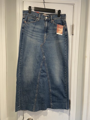NWT Levi’s Size 6 Mid Rise Stretch Maxi Skirt Med Wash Back Slit Classic Denim
