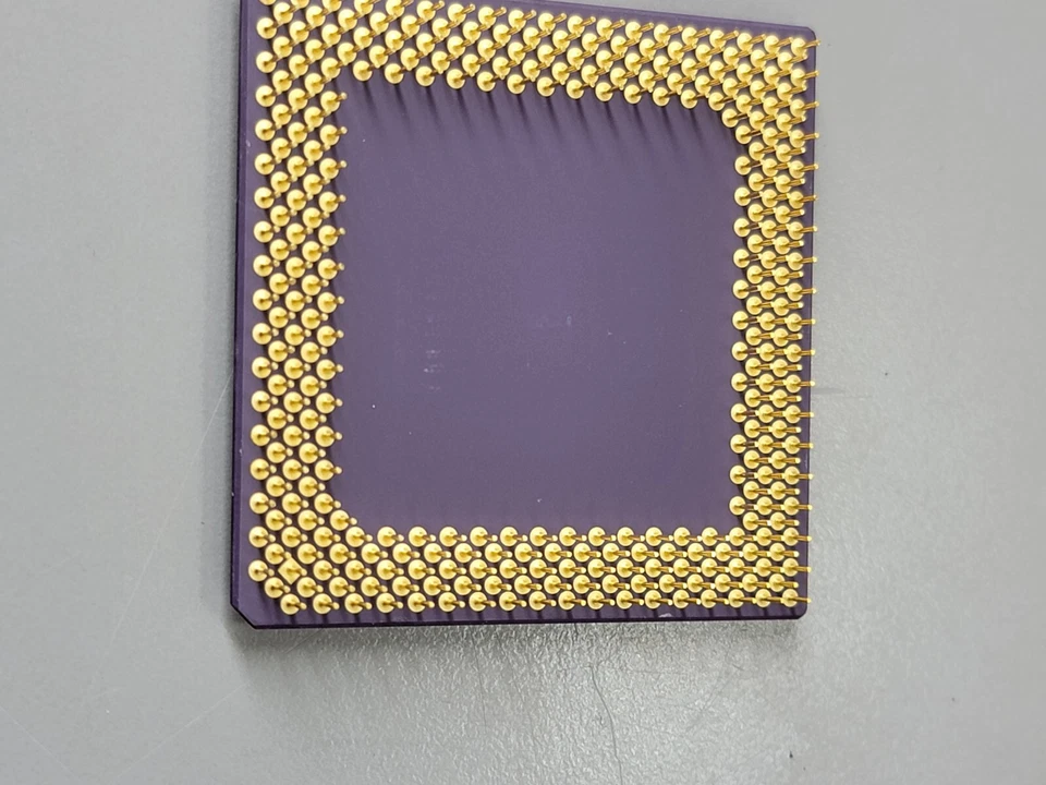 AMD K6-2 / 350AFR 450MHz 450 2.2v Socket 7 CPU 1998 Vintage, Rare, Retro, GOLD - Image 3 of 3