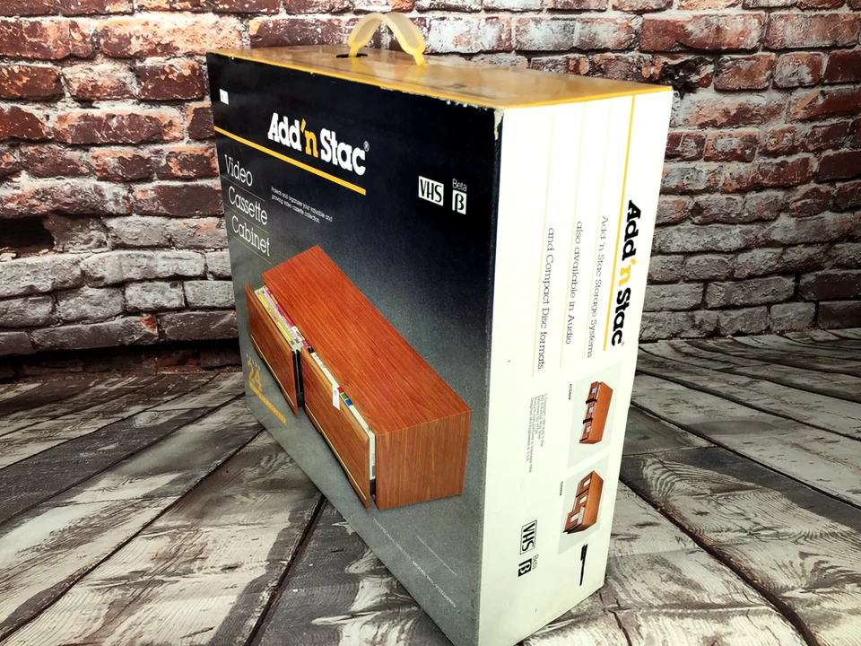 NUEVO gabinete de casete de video vintage con capacidad para 24 cintas VHS 1990 NUEVO DE STOCK Foto 2 de 4
